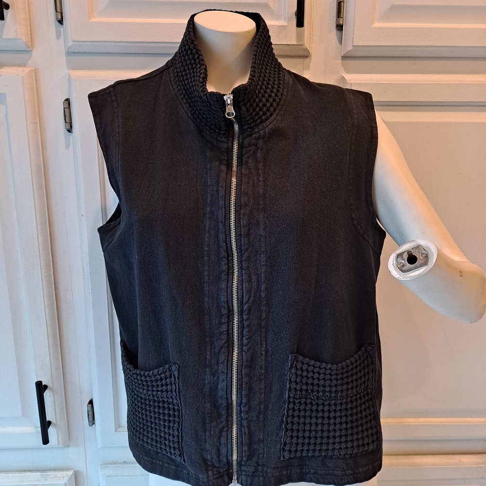 By Taylor 100% American Original  Black Sleeveless Cotton Zip Vest With Pockets